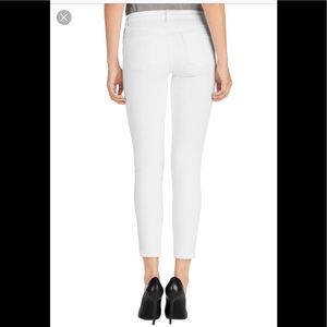 J BRAND 835 Mid-Rise Capri Jeans in Blanc